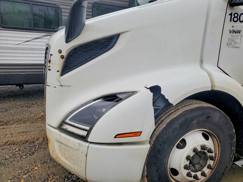 2019 Volvo VNR-Semi Truck