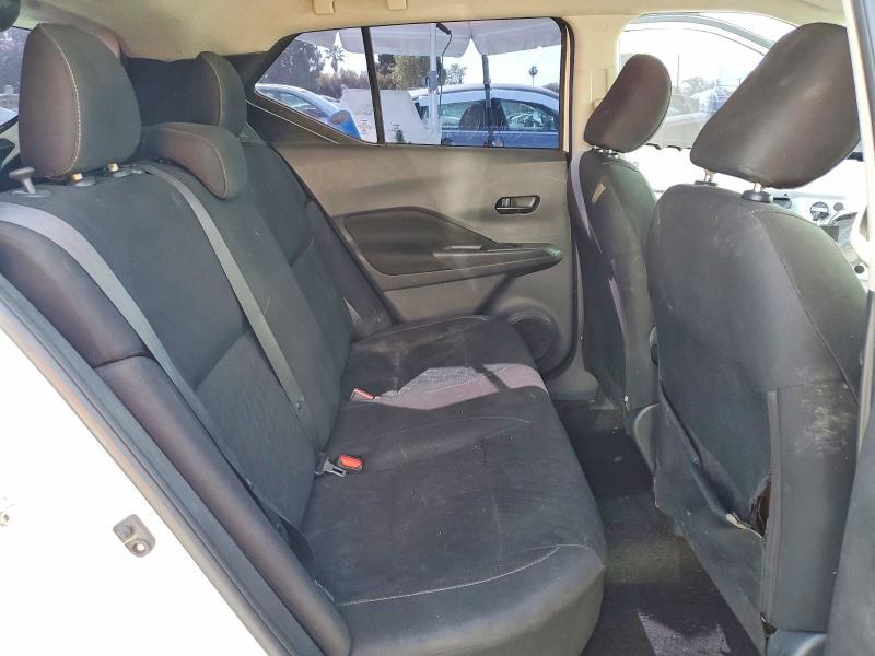 2022 Nissan Kicks s