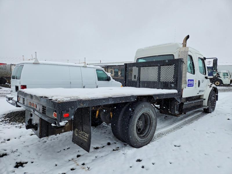 2005 Freightliner Business Class M2 Flatbed Truck