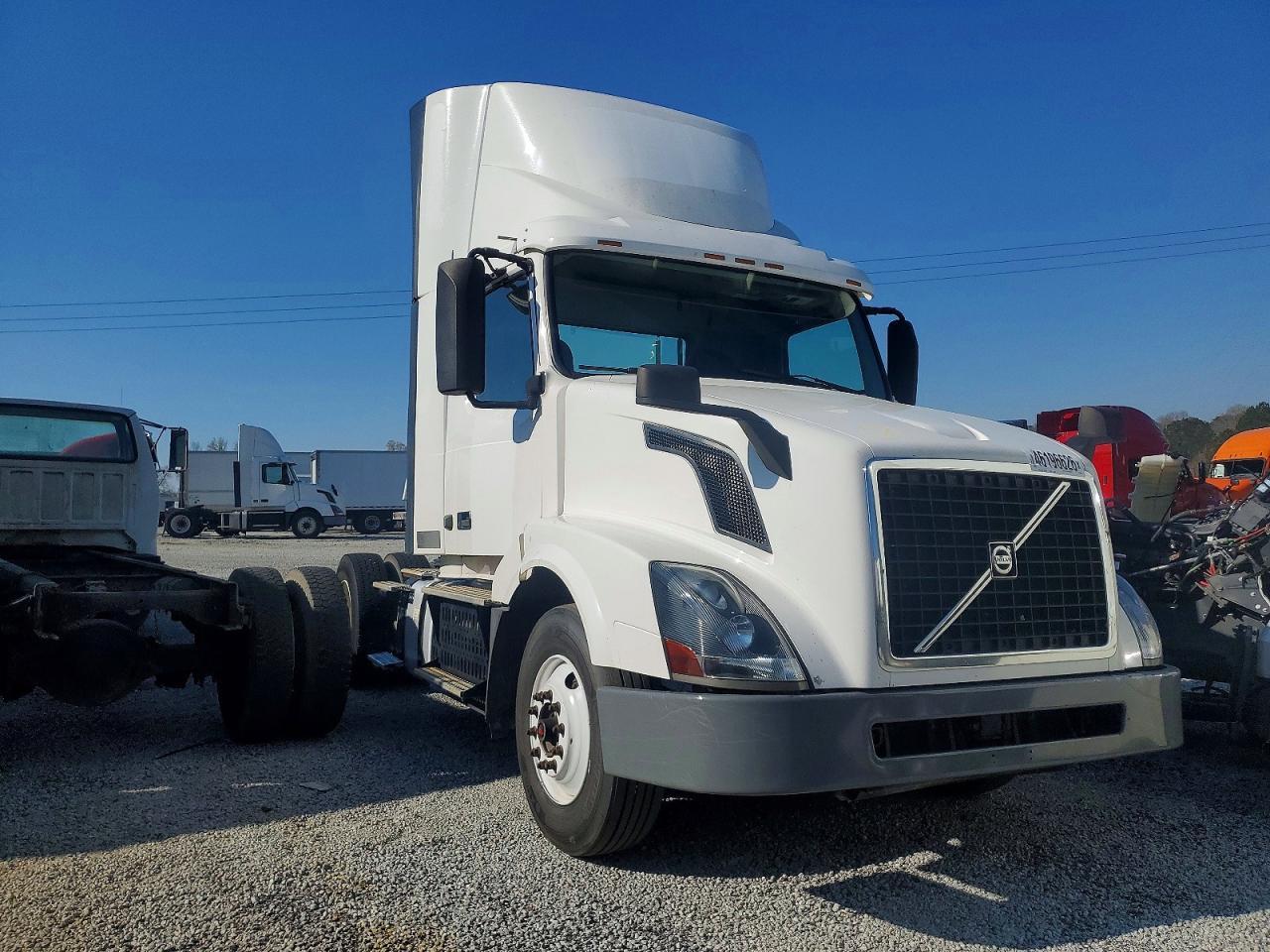 2017 Volvo VNL Semi Truck