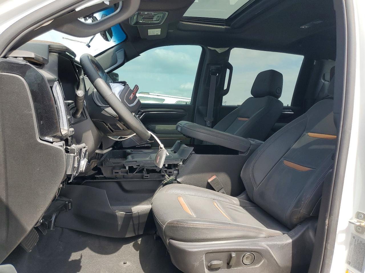 2024 GMC Sierra K2500 AT4