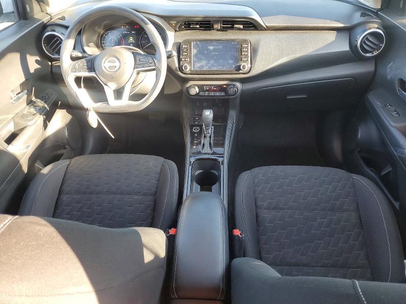 2022 Nissan Kicks sv