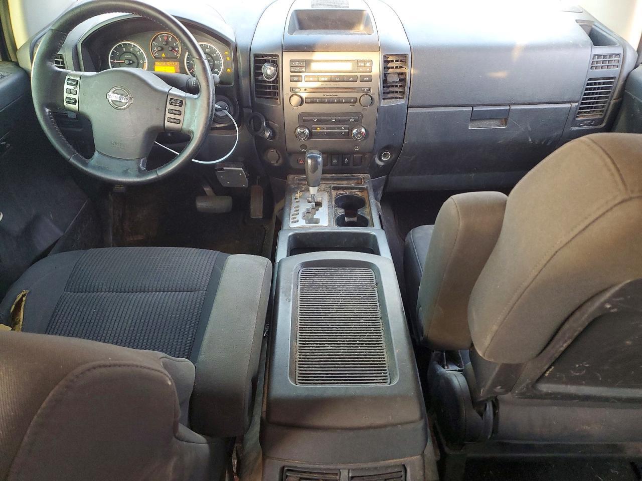 2012 Nissan Titan SV