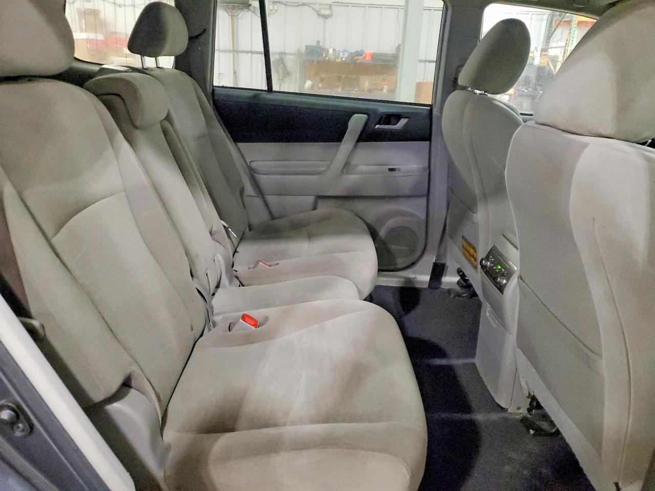 2012 Toyota Highlander Base