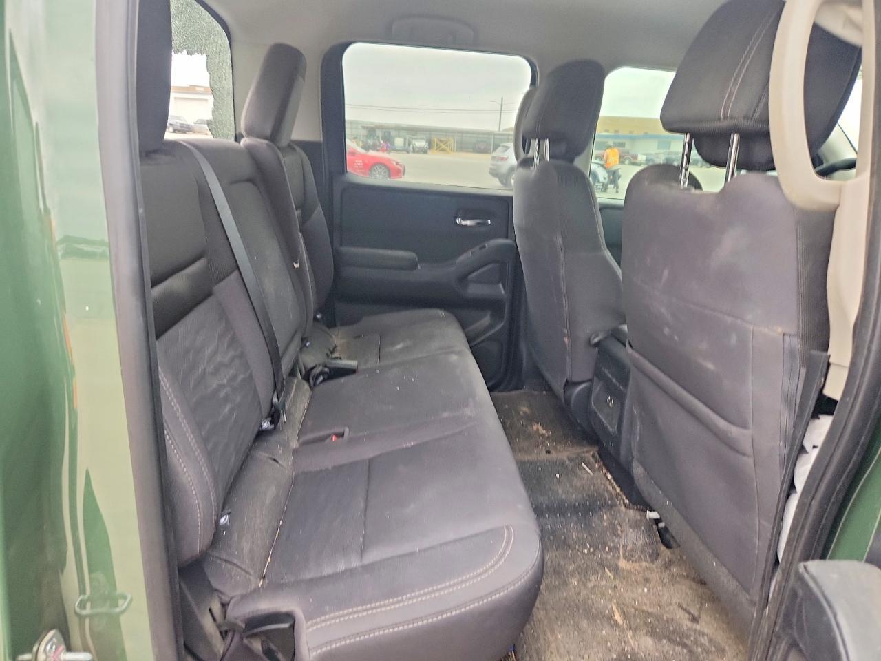 2024 Nissan Frontier SV