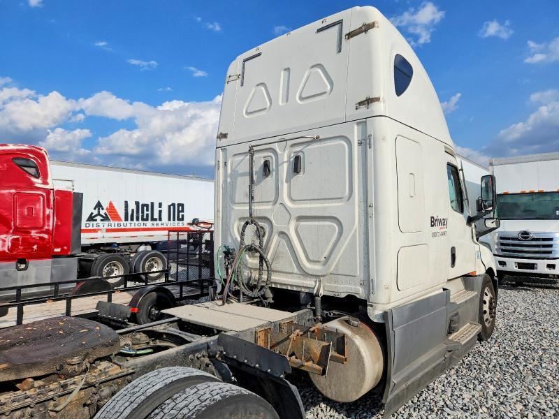 2020 Freightliner Cascadia 126 Semi Truck