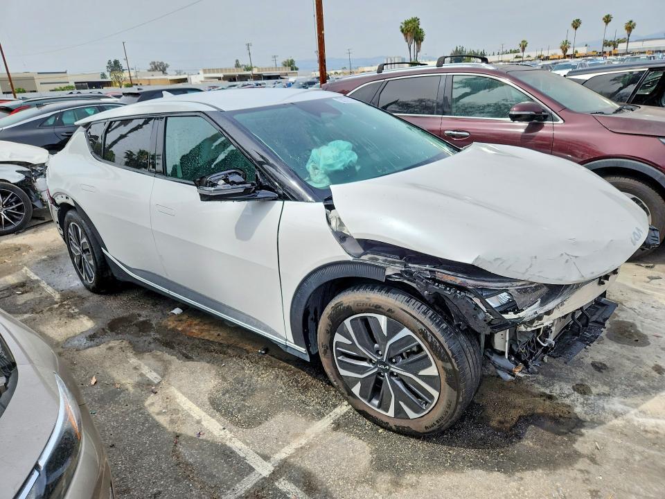 2024 KIA EV6 Light
