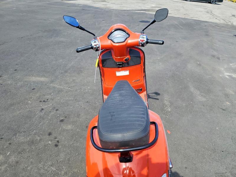 2024 Vespa GTS/SEI Giorni 300