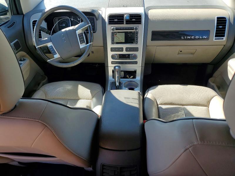 2009 Lincoln Townhouse MKX