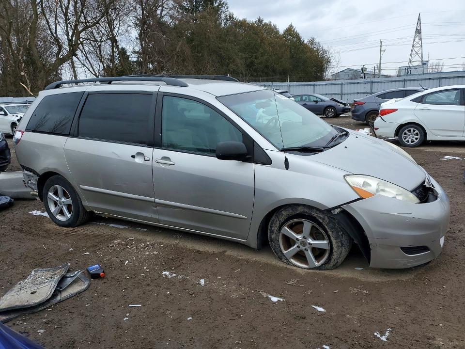 2007 Toyota Sienna LE 7-Passenger