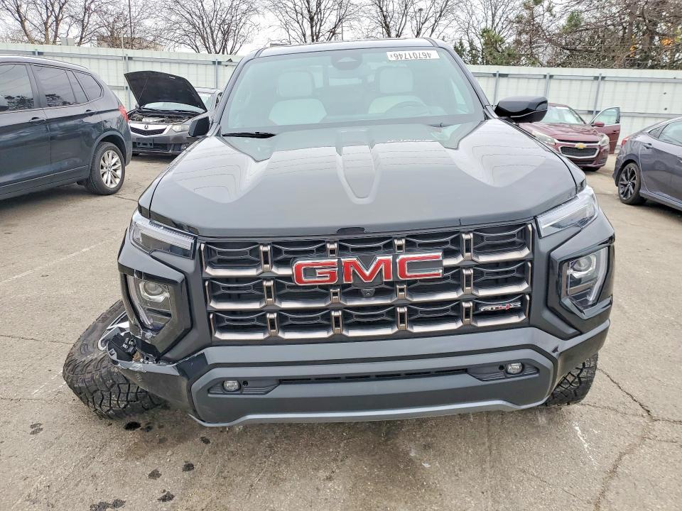 2025 GMC Canyon AT4