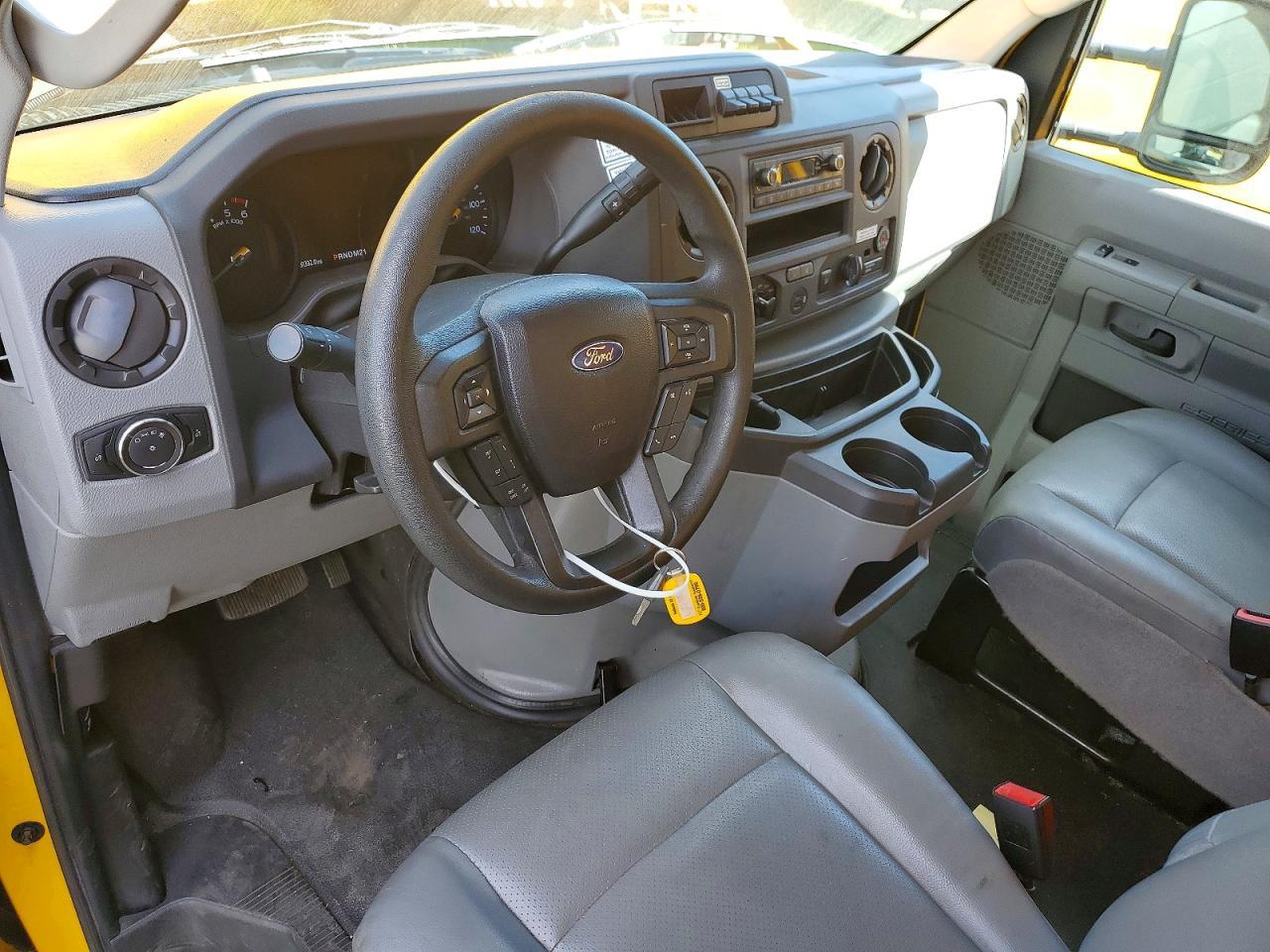 2022 Ford E350 BOX Truck