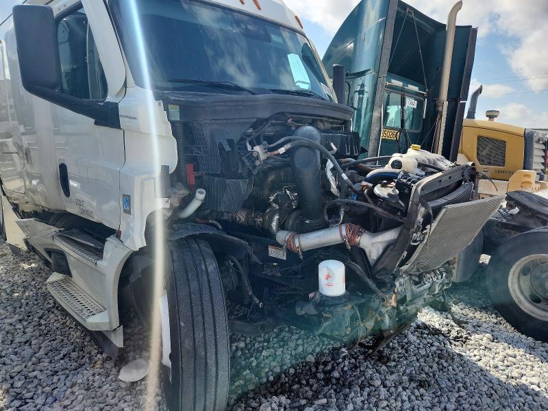 2022 Freigliner 2022 Freightliner Cascadia 126 Semi Truck