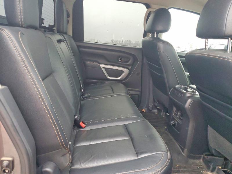 2017 Nissan Titan SL