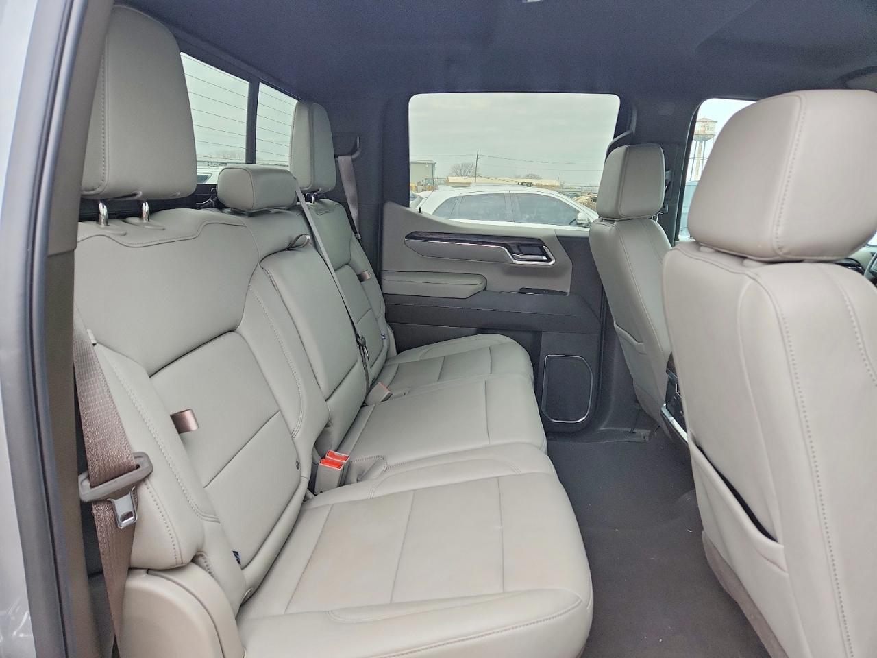2025 GMC Sierra K1500 SLT
