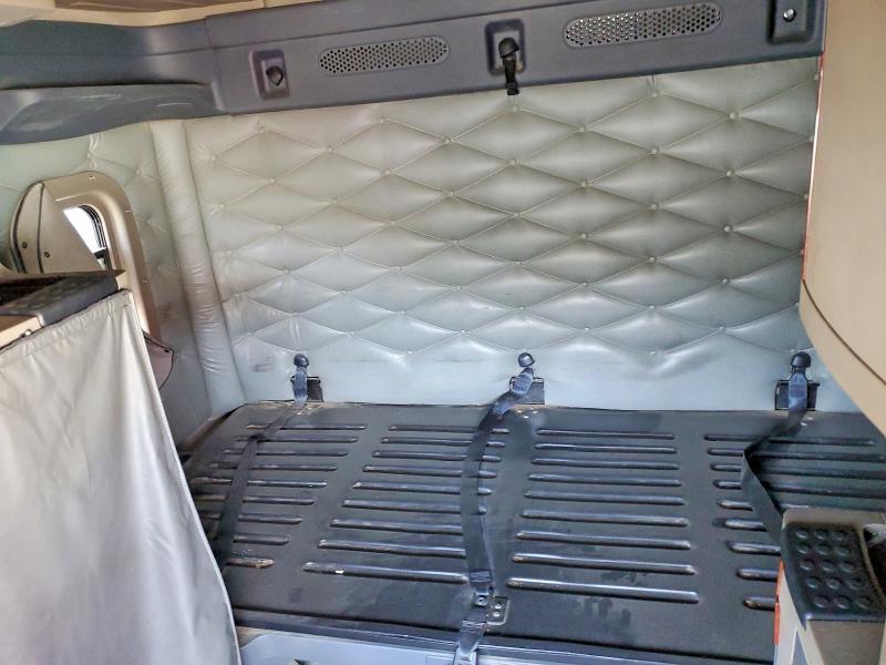 2016 Freigliner 2016 Freightliner Cascadia 125 Semi Truck