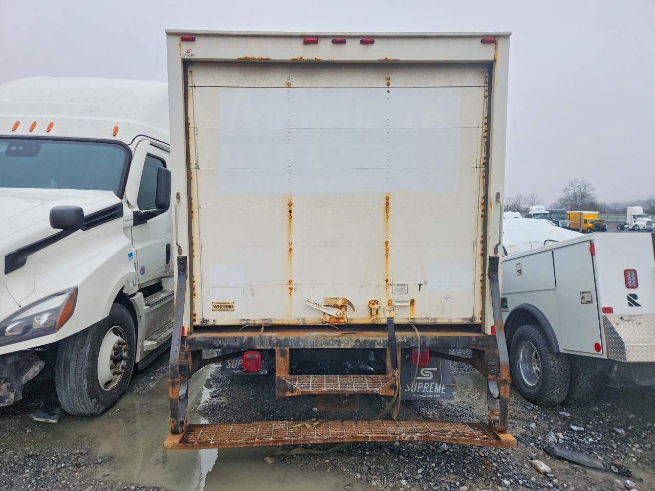 2017 Ford F450 Super Duty BOX Truck