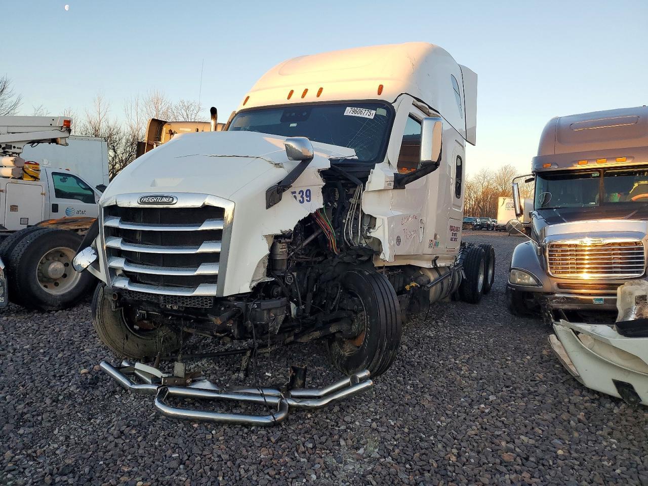 2022 Freightliner Cascadia 126 Semi Truck