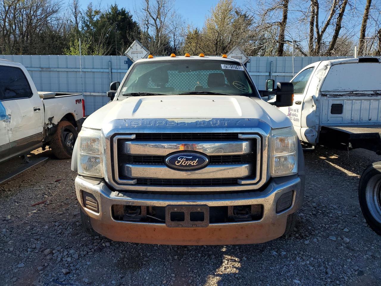 2014 Ford F550 Super Duty Flatbed Truck