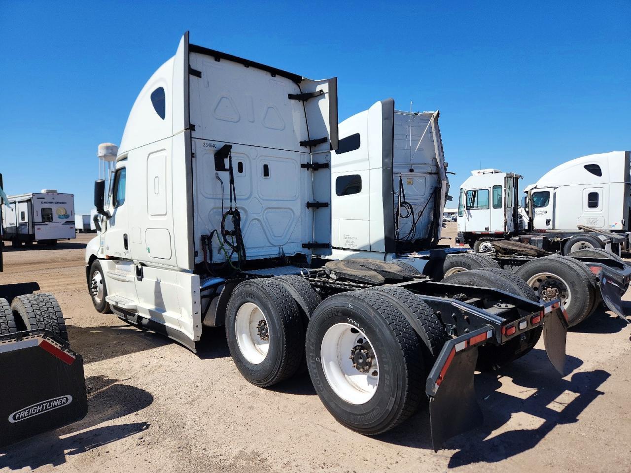 2021 Freigliner Cascadia 126