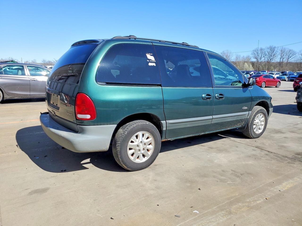 1997 Plymouth Voyager se