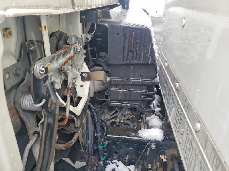 2016 Isuzu NPR HD BOX Truck