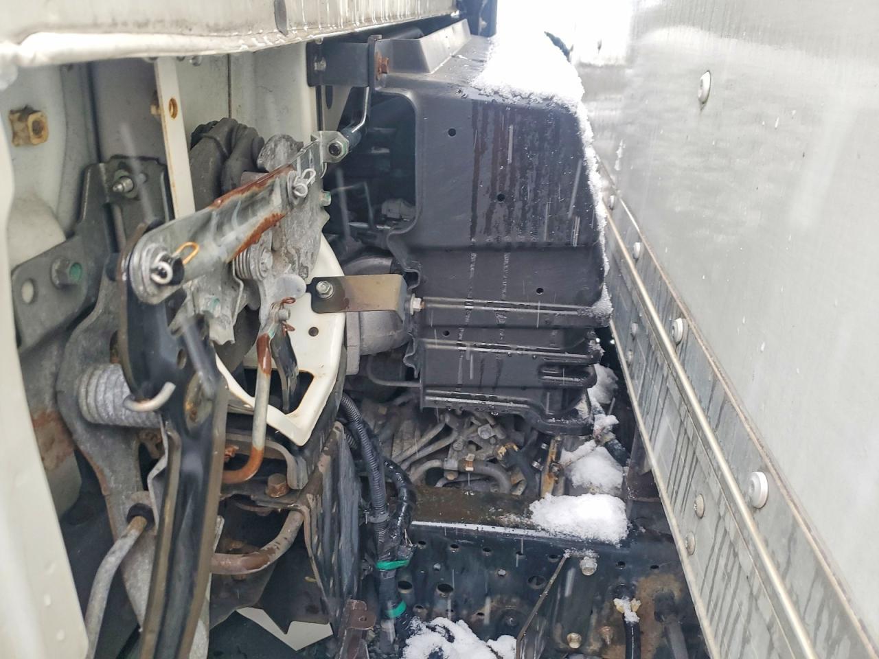 2016 Isuzu NPR HD BOX Truck