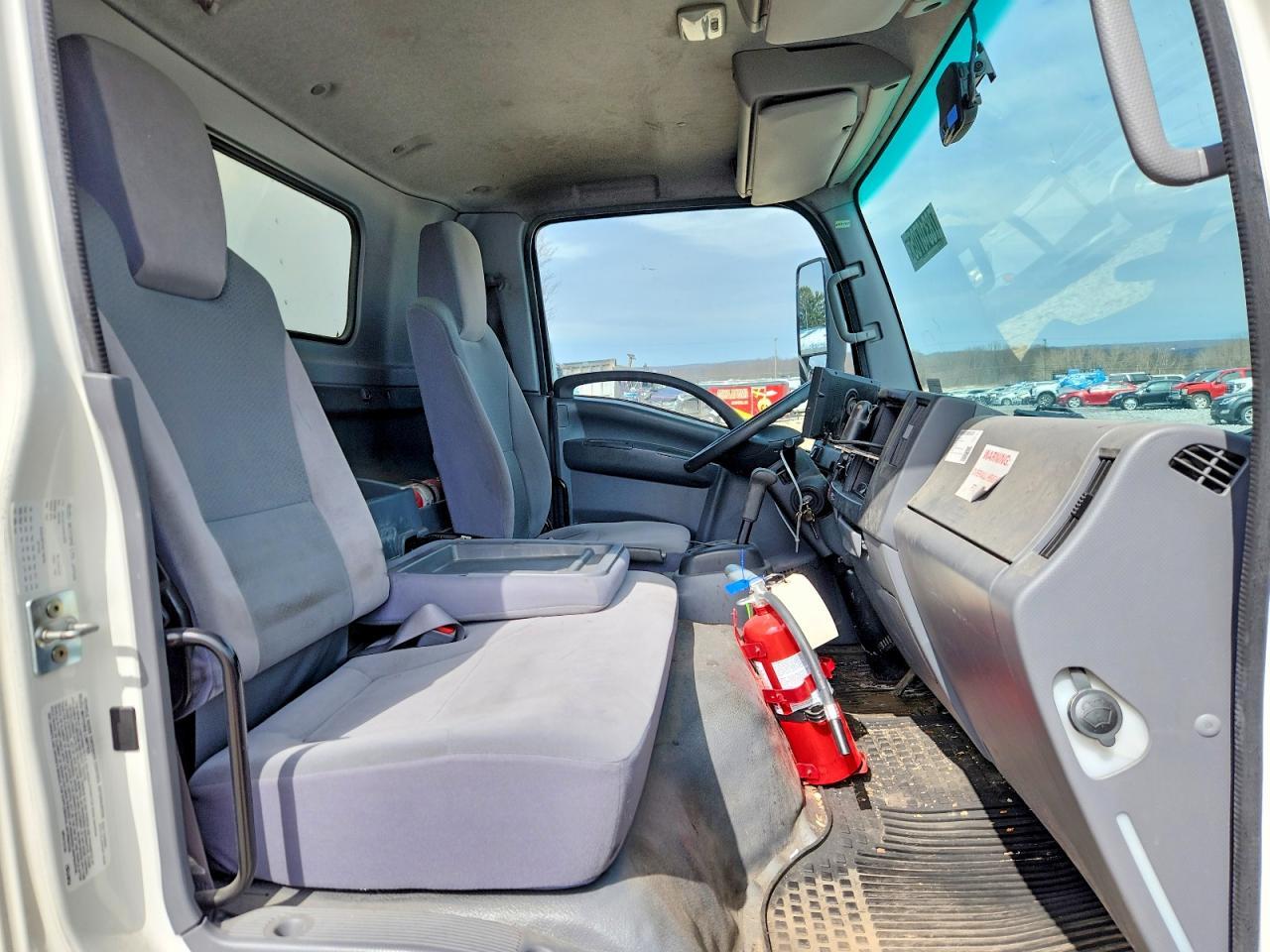 2019 Isuzu NPR HD BOX Truck