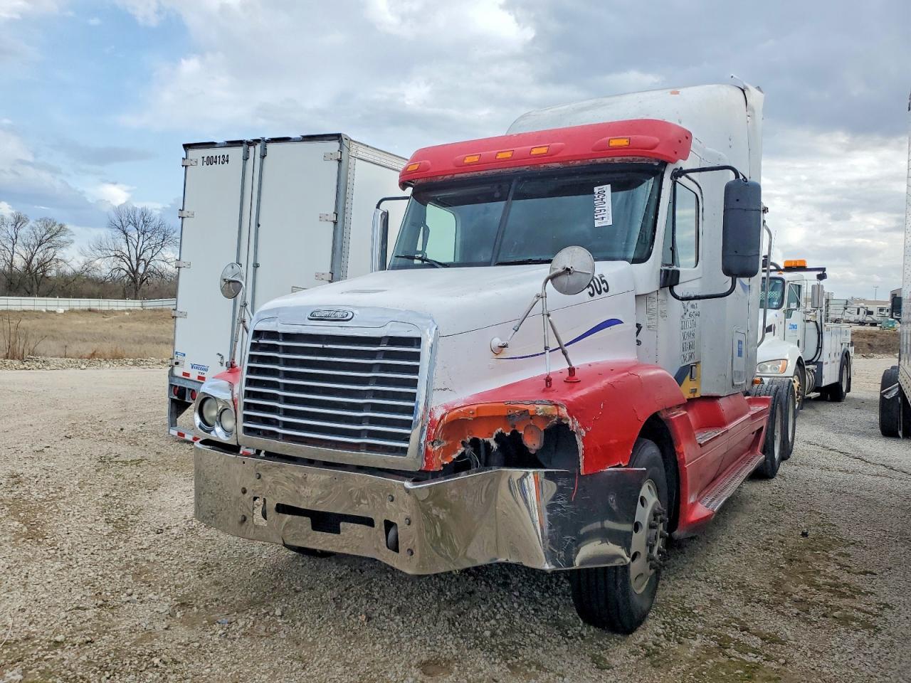 2006 Freigliner 2006 Freightliner CST120 Semi Truck