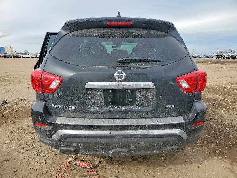 2020 Nissan Pathfinder s