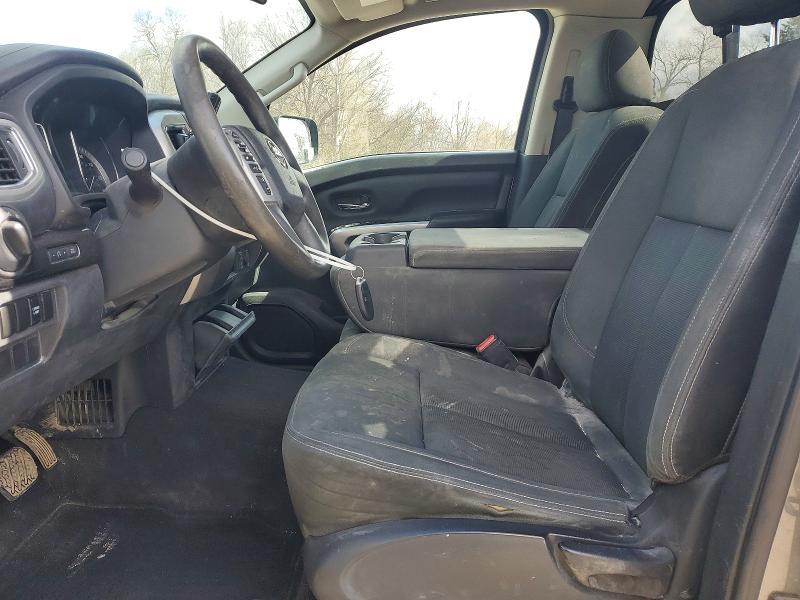 2017 Nissan Titan SV