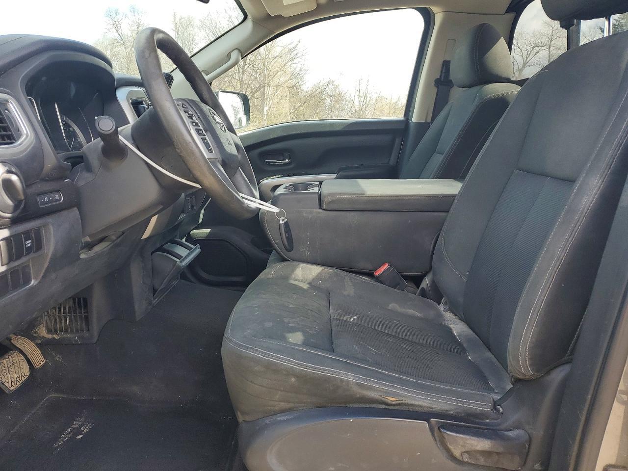 2017 Nissan Titan SV