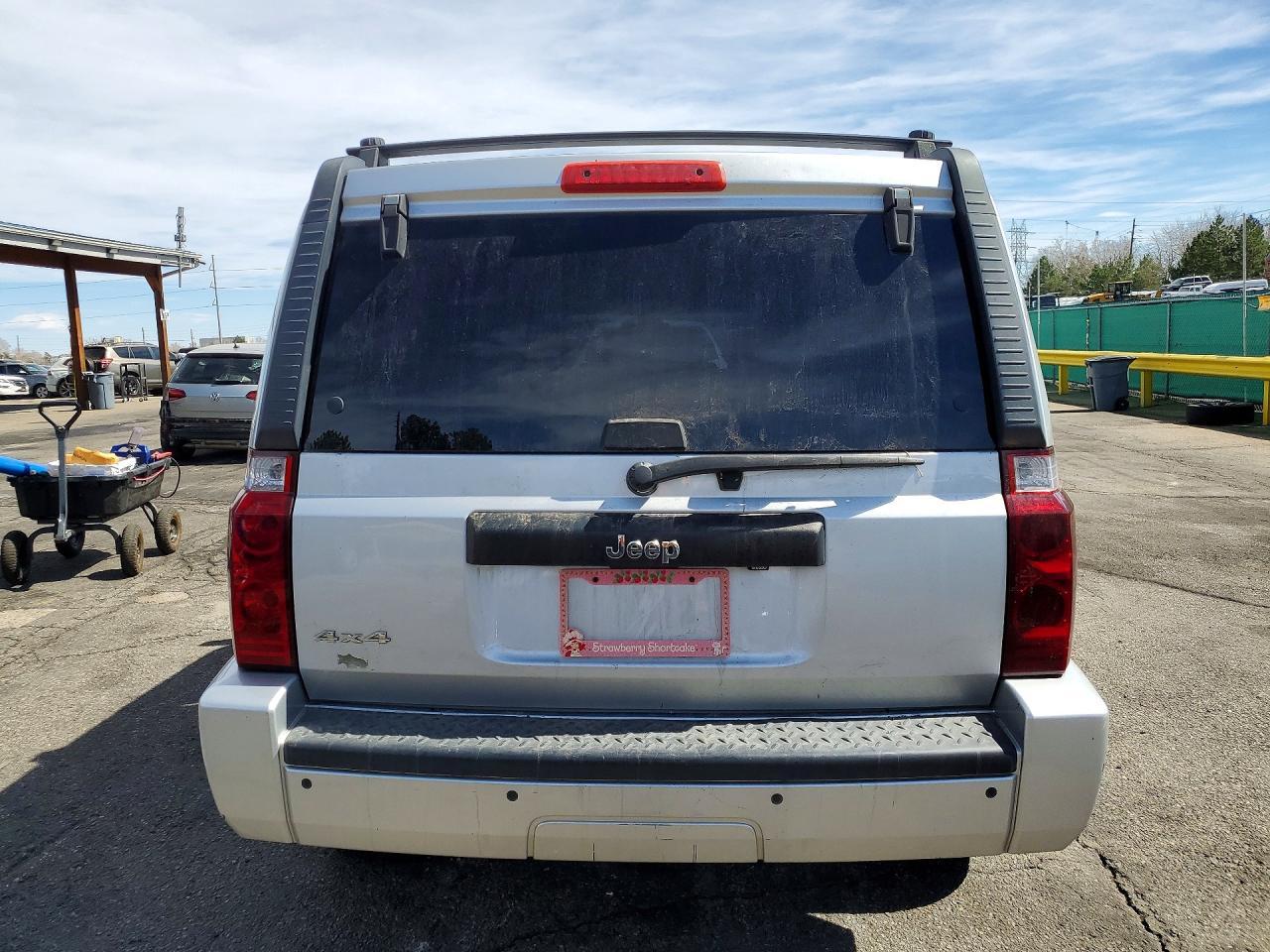 2010 Jeep Commander Sport