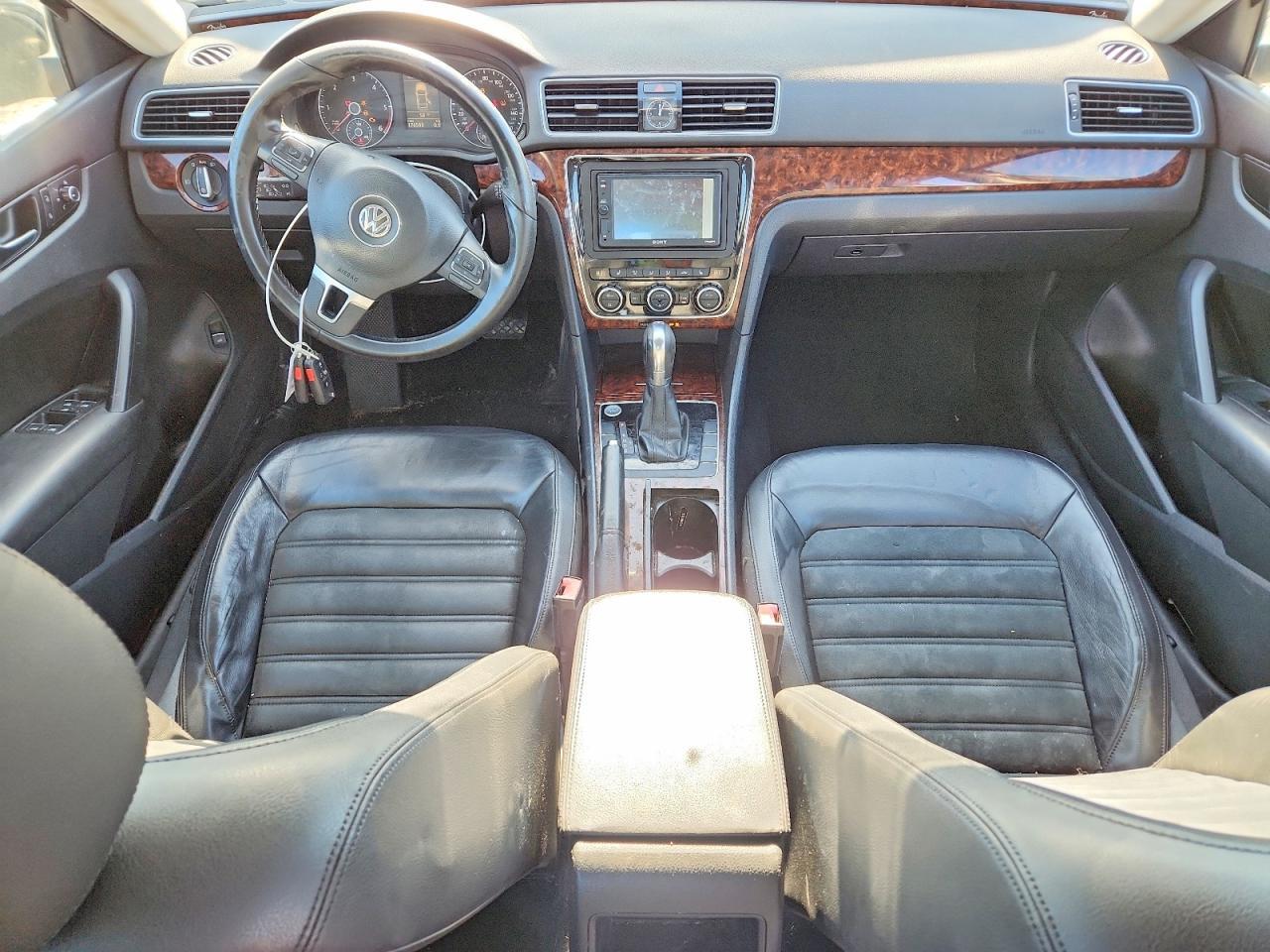 2012 Volkswagen Passat sel