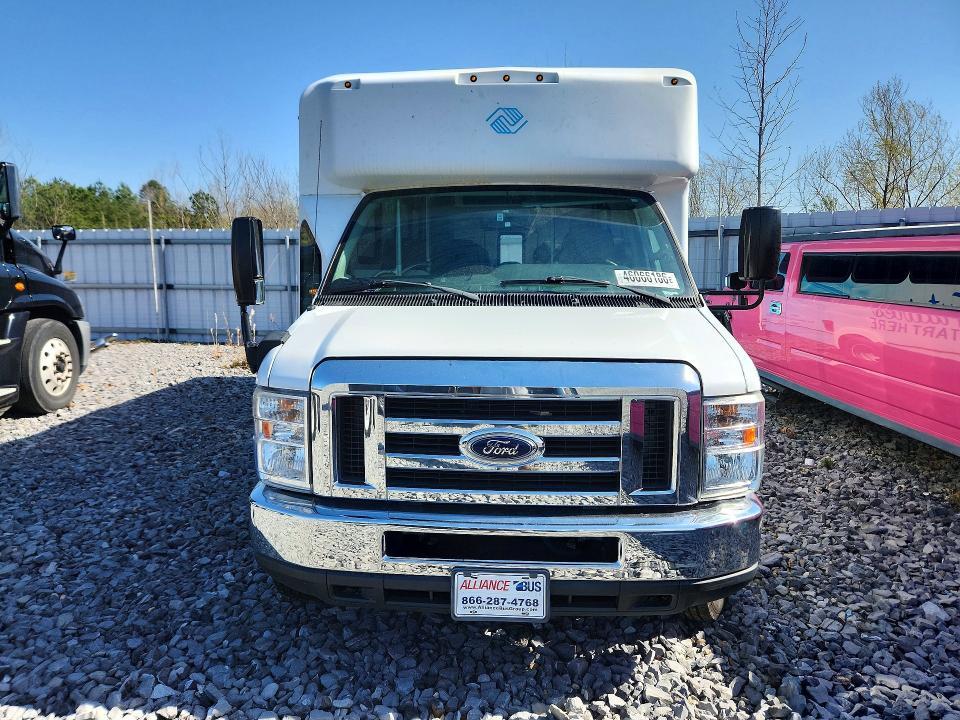 2017 Ford E450 Shuttle Bus