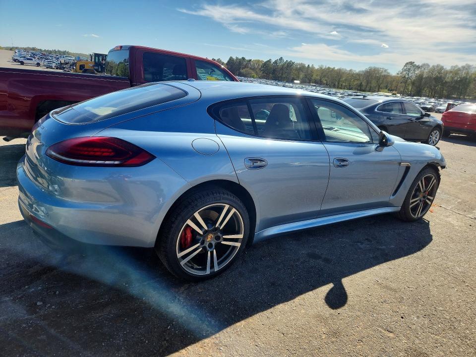 2015 Porsche Panamera gts