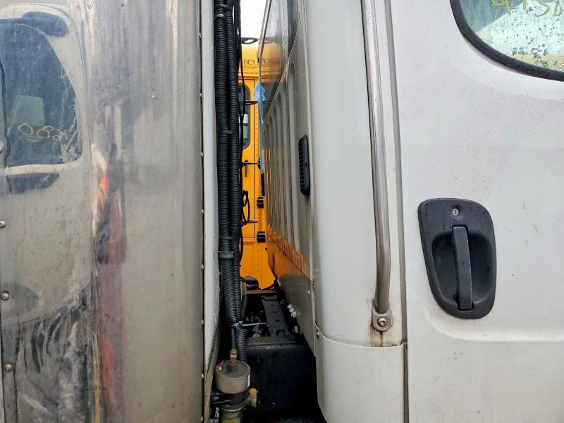 2017 Freightliner Business Class M2 Refrigerated box Truck