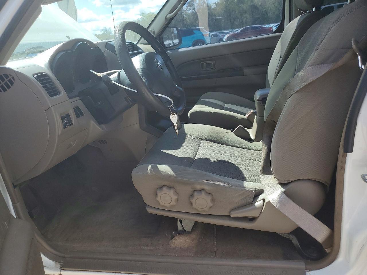 2004 Niss Frontier XE-V6