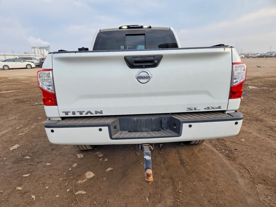 2017 Nissan Titan SL