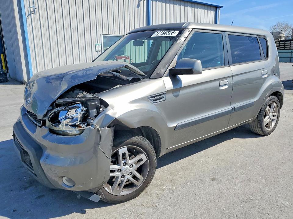 2010 KIA Soul +