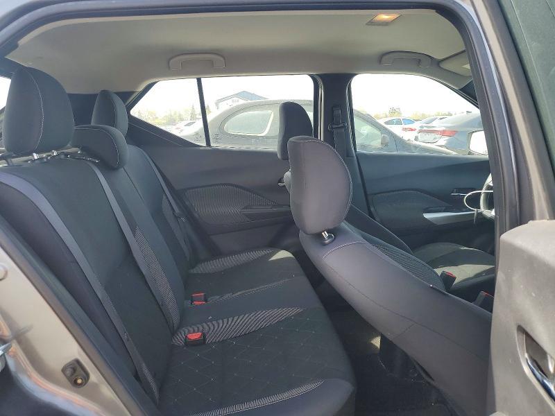 2019 Nissan Kicks sv