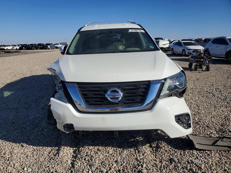 2017 Nissan Pathfinder s