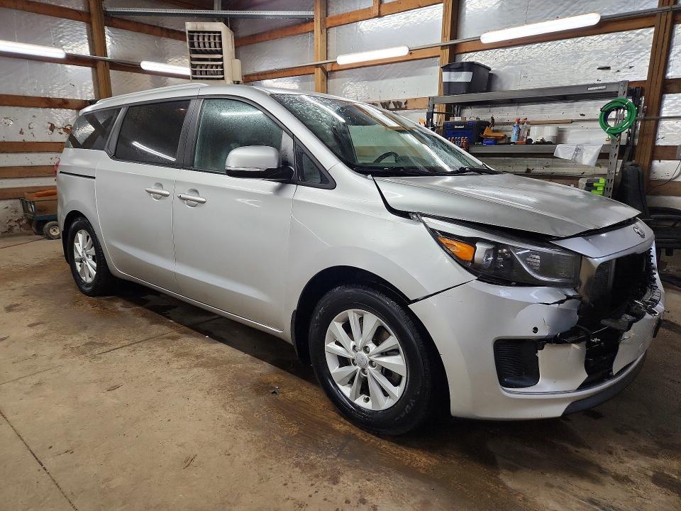2017 KIA Sedona lx