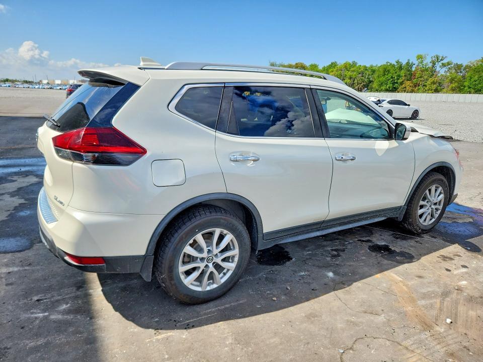 2018 Nissan Rogue sv