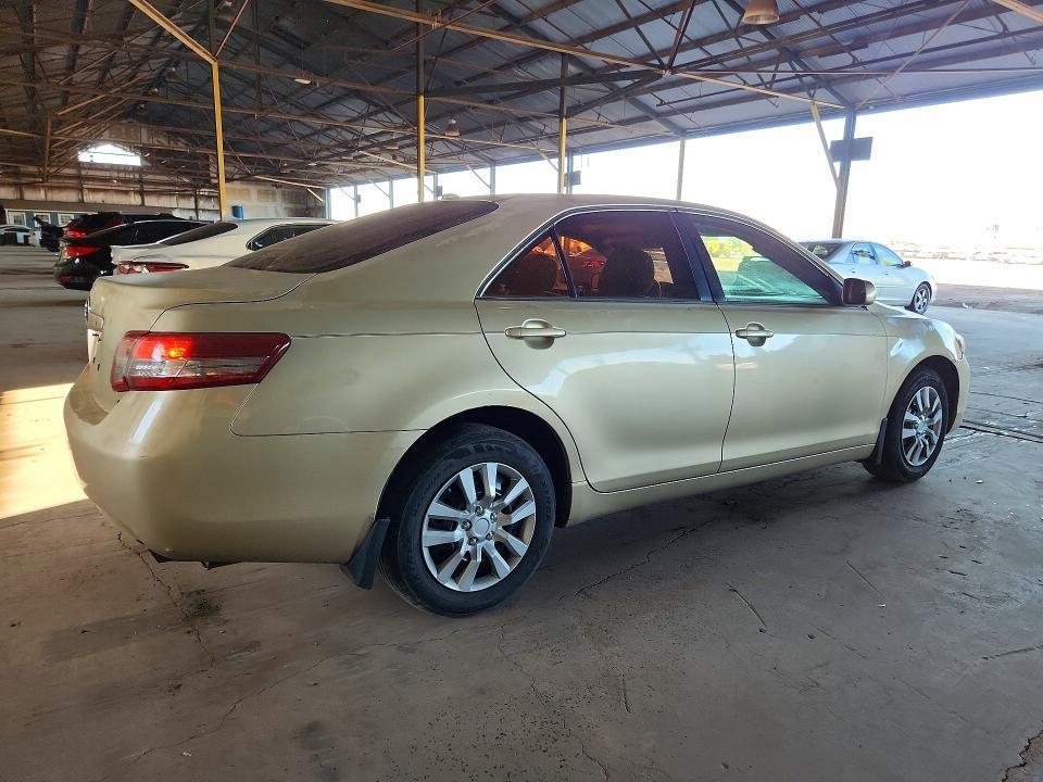 2010 Toyota Camry le