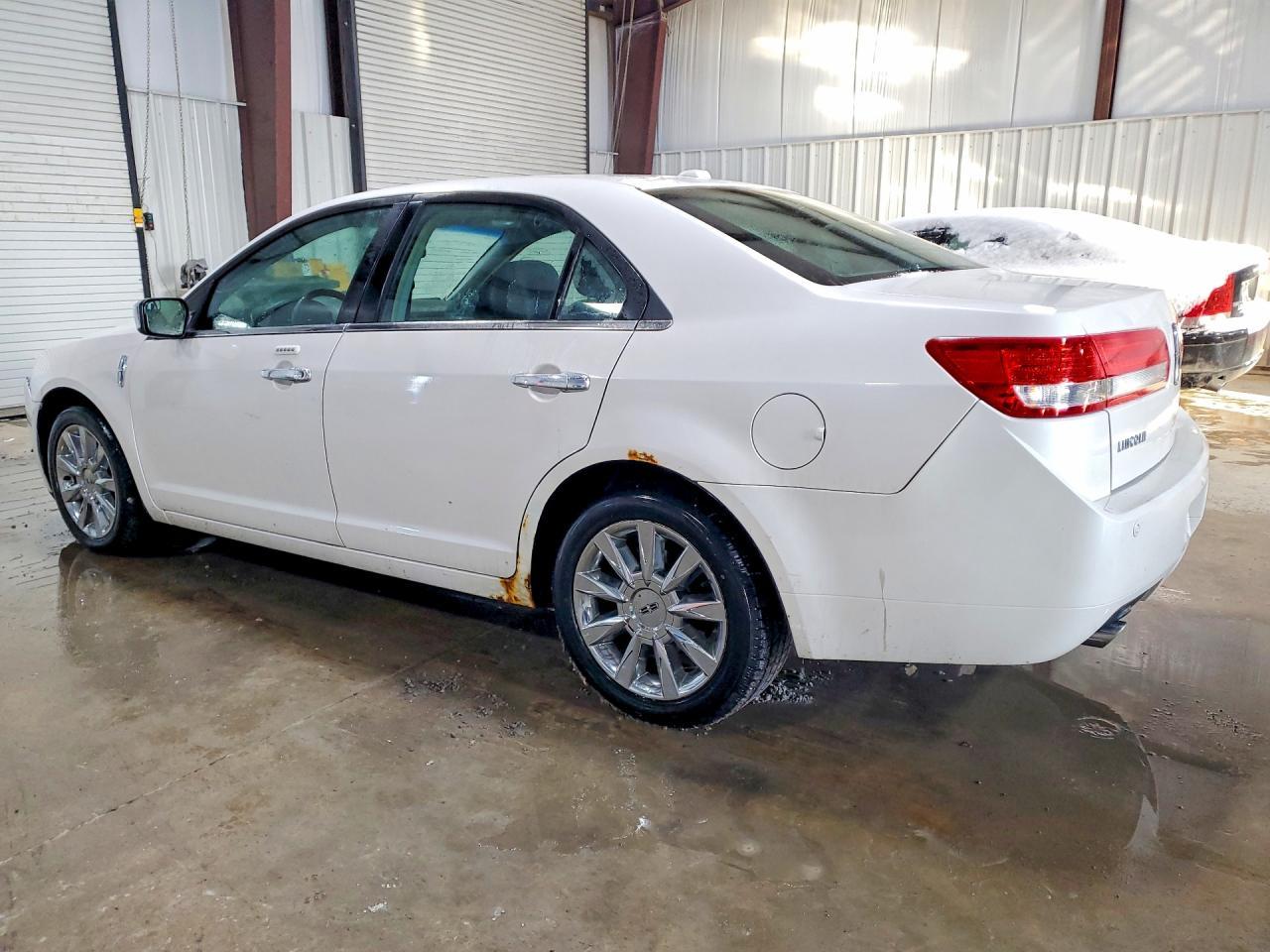 2011 Lincoln Townhouse MKZ