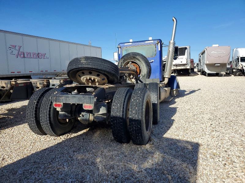 2017 Peterbilt 389 Semi Truck