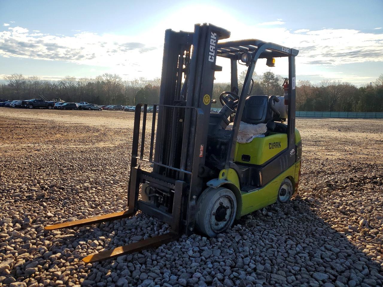 2012 Clark Construction Equipment