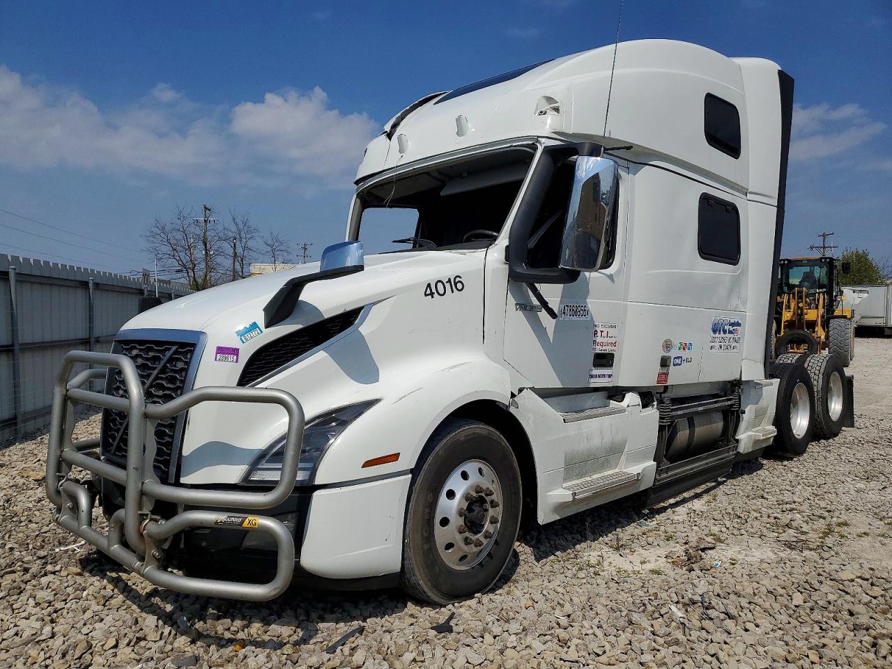 2023 Volvo VN VNL