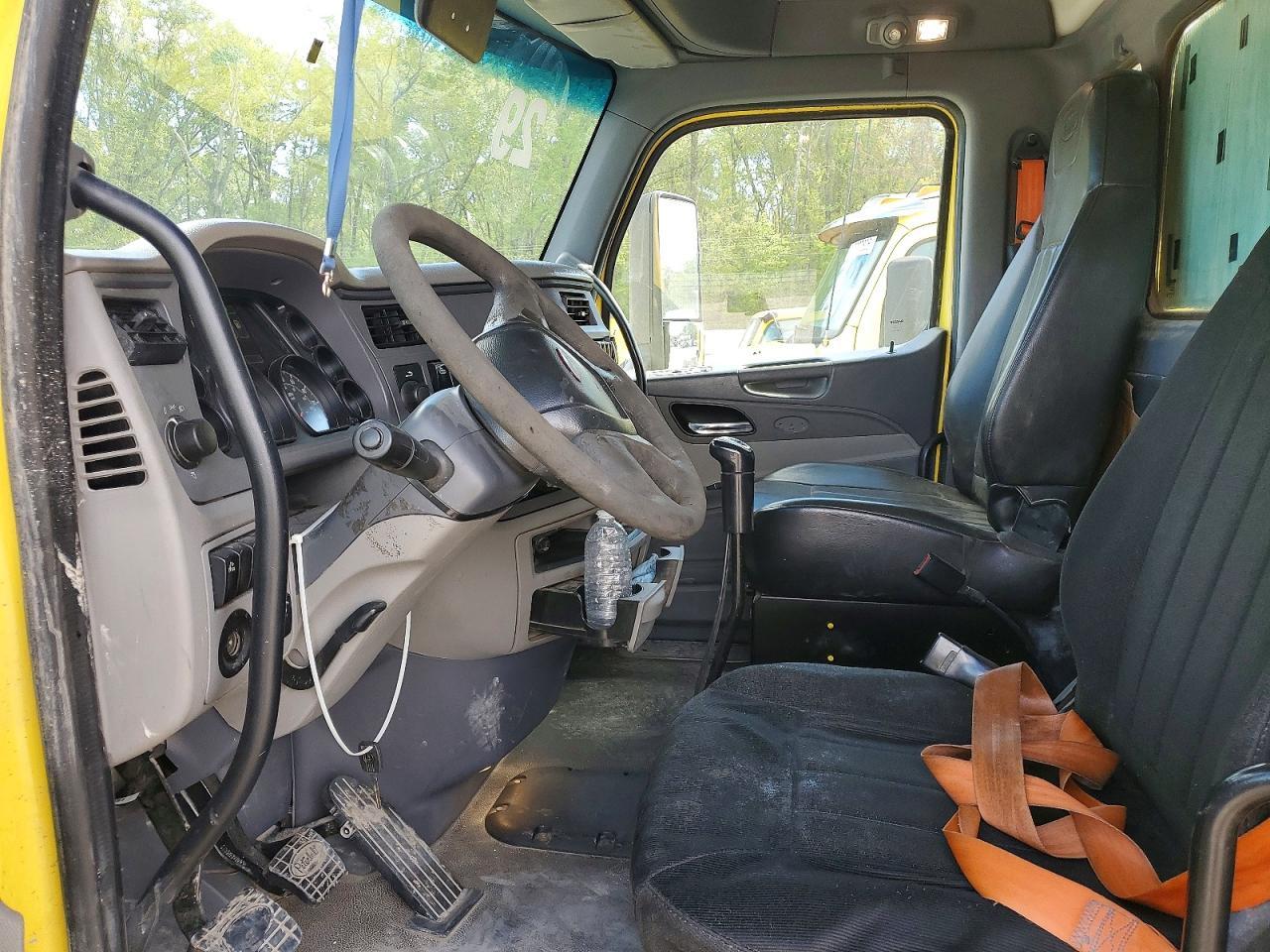 2017 Peterbilt 579 Semi Truck